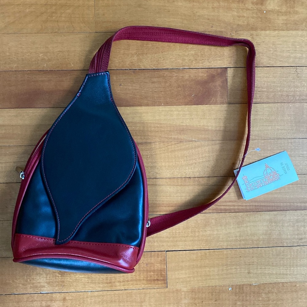 Vera Pelle leather bag, red and black.
